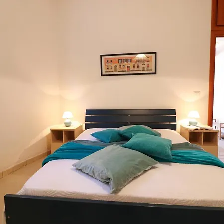 Casa Charonia A Castro 5 Posti 度假居